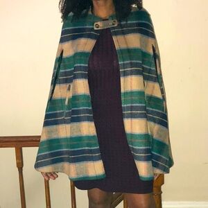 NEW Plaid re:named Green Tan plaid Wool Look cape  size Small S